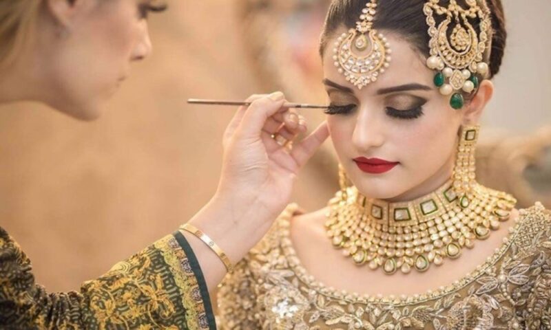Watch Out for These Factors When Searching for a Bridal Makeup Artist